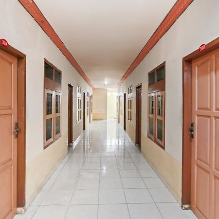Oyo 93046 Hotel Fortuna Parepare מראה חיצוני תמונה