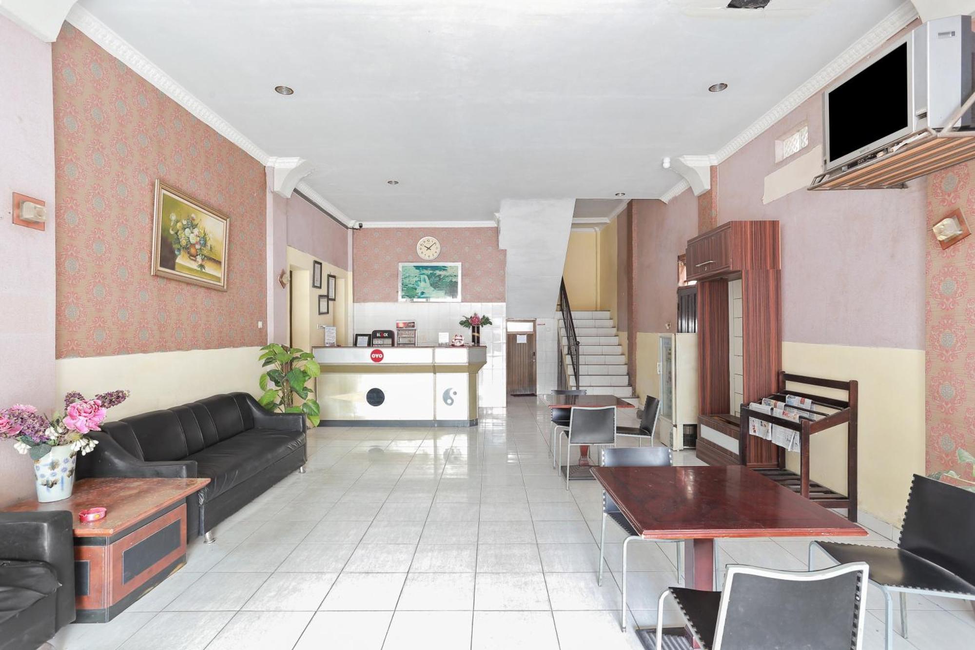 Oyo 93046 Hotel Fortuna Parepare מראה חיצוני תמונה