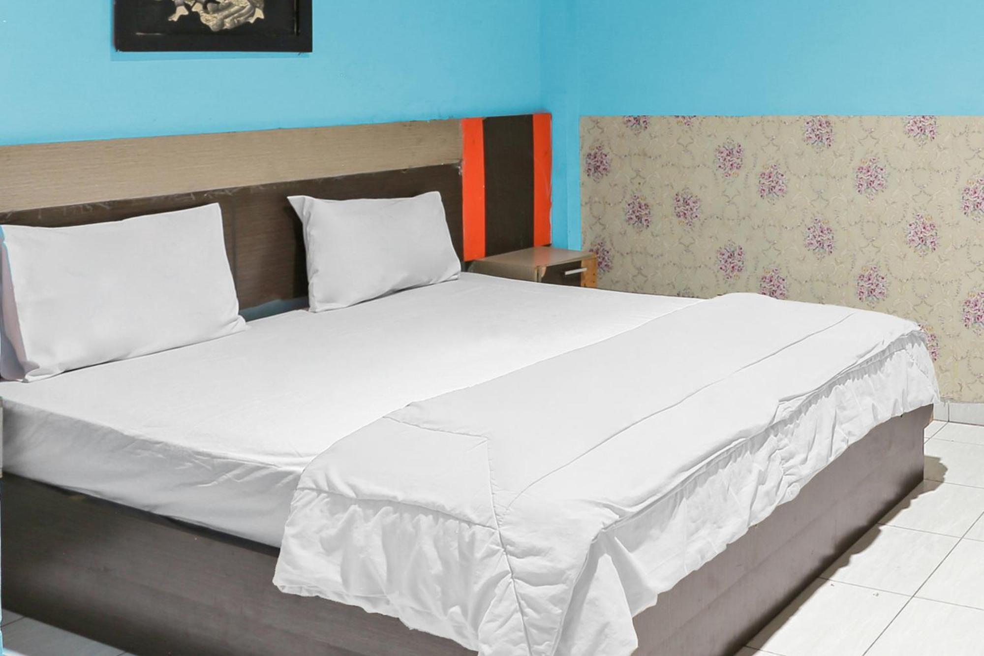 Oyo 93046 Hotel Fortuna Parepare מראה חיצוני תמונה