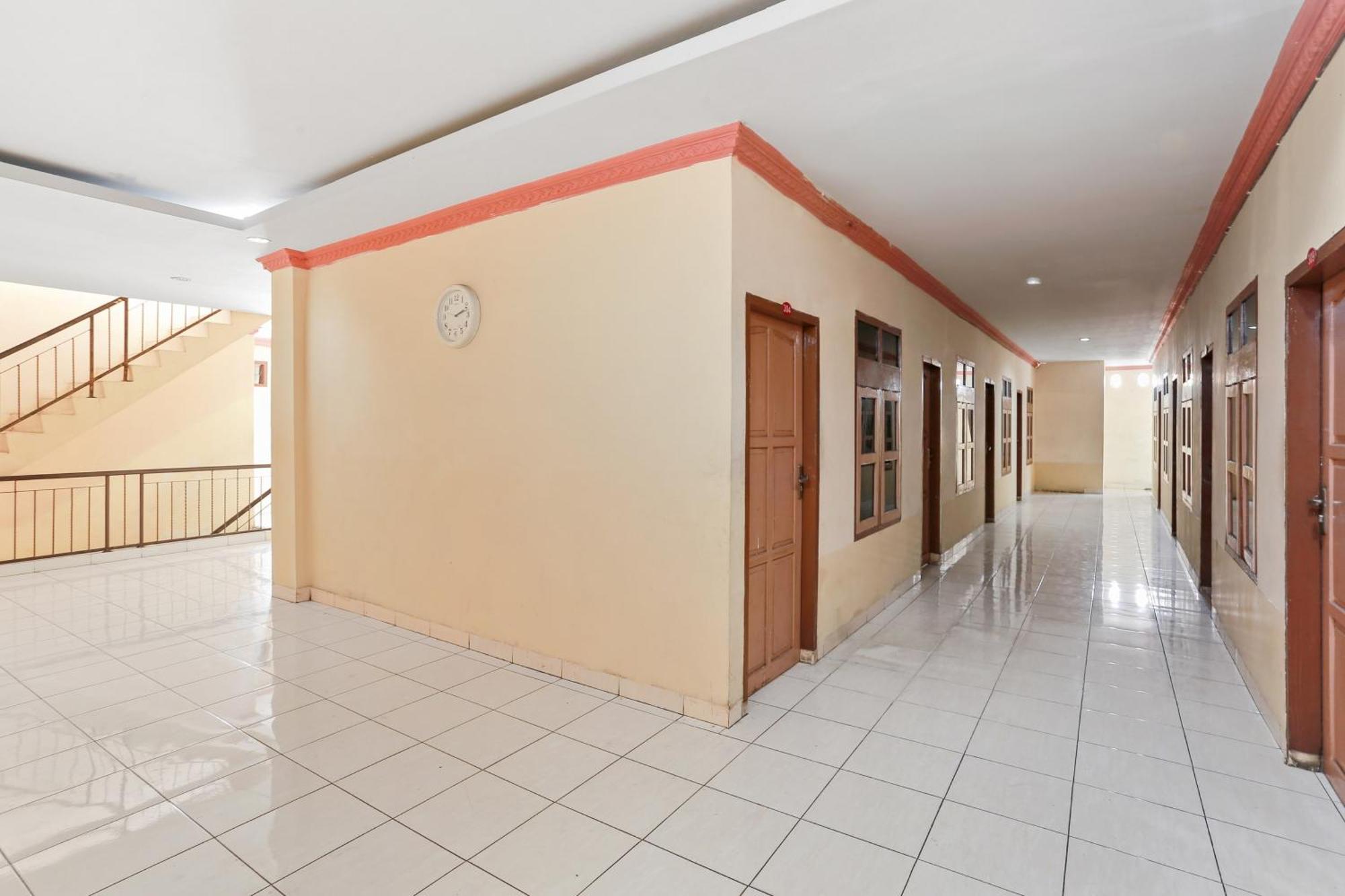 Oyo 93046 Hotel Fortuna Parepare מראה חיצוני תמונה