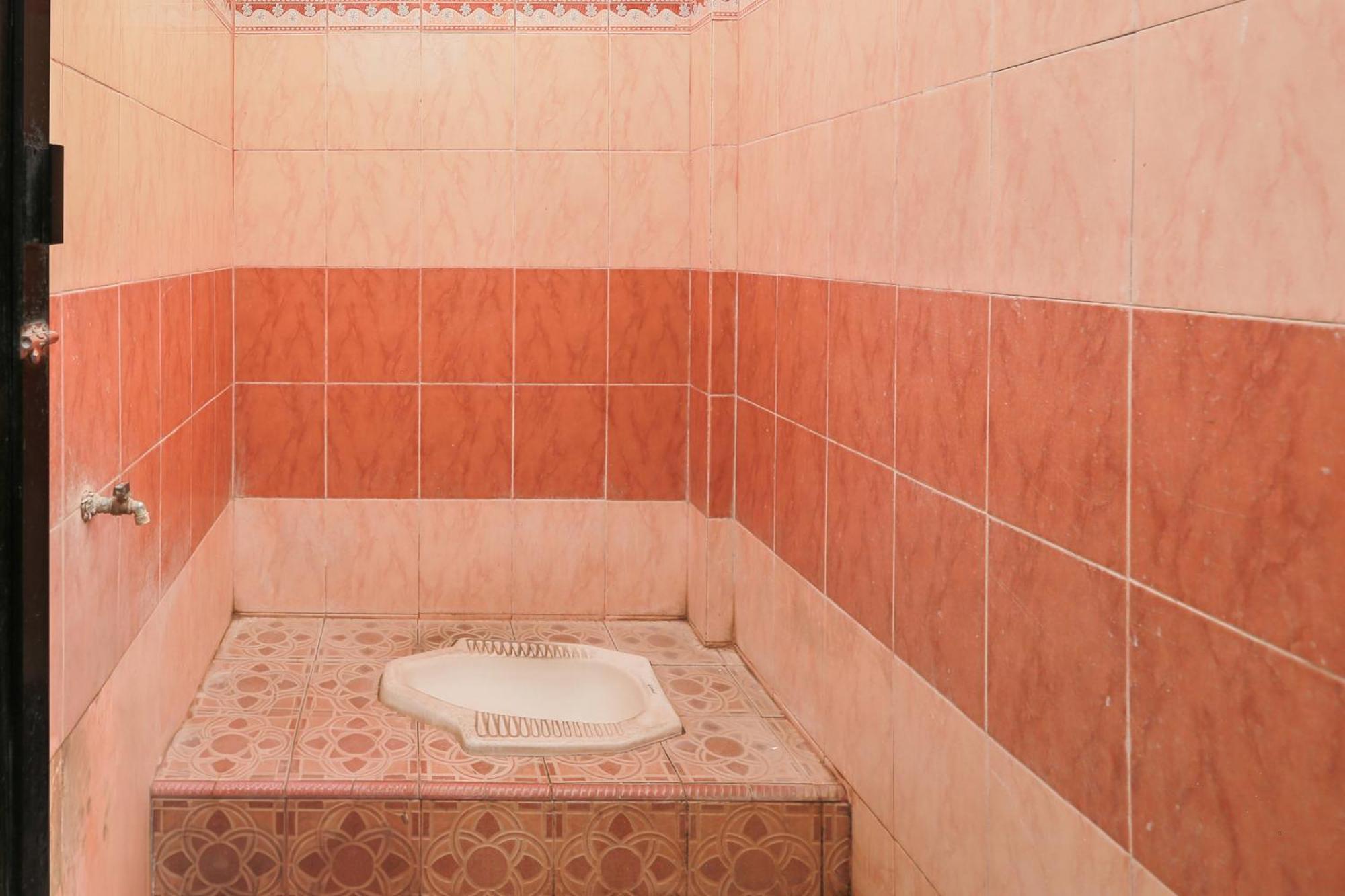 Oyo 93046 Hotel Fortuna Parepare מראה חיצוני תמונה