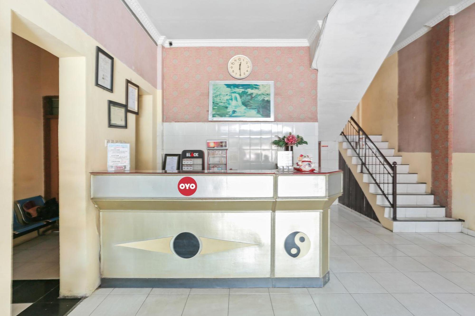 Oyo 93046 Hotel Fortuna Parepare מראה חיצוני תמונה