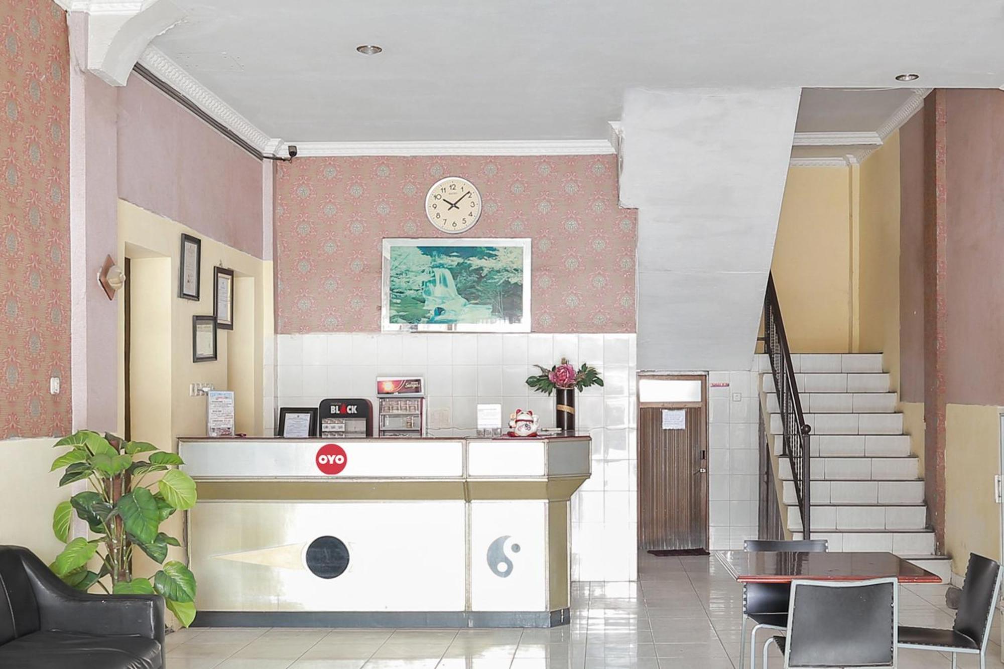 Oyo 93046 Hotel Fortuna Parepare מראה חיצוני תמונה